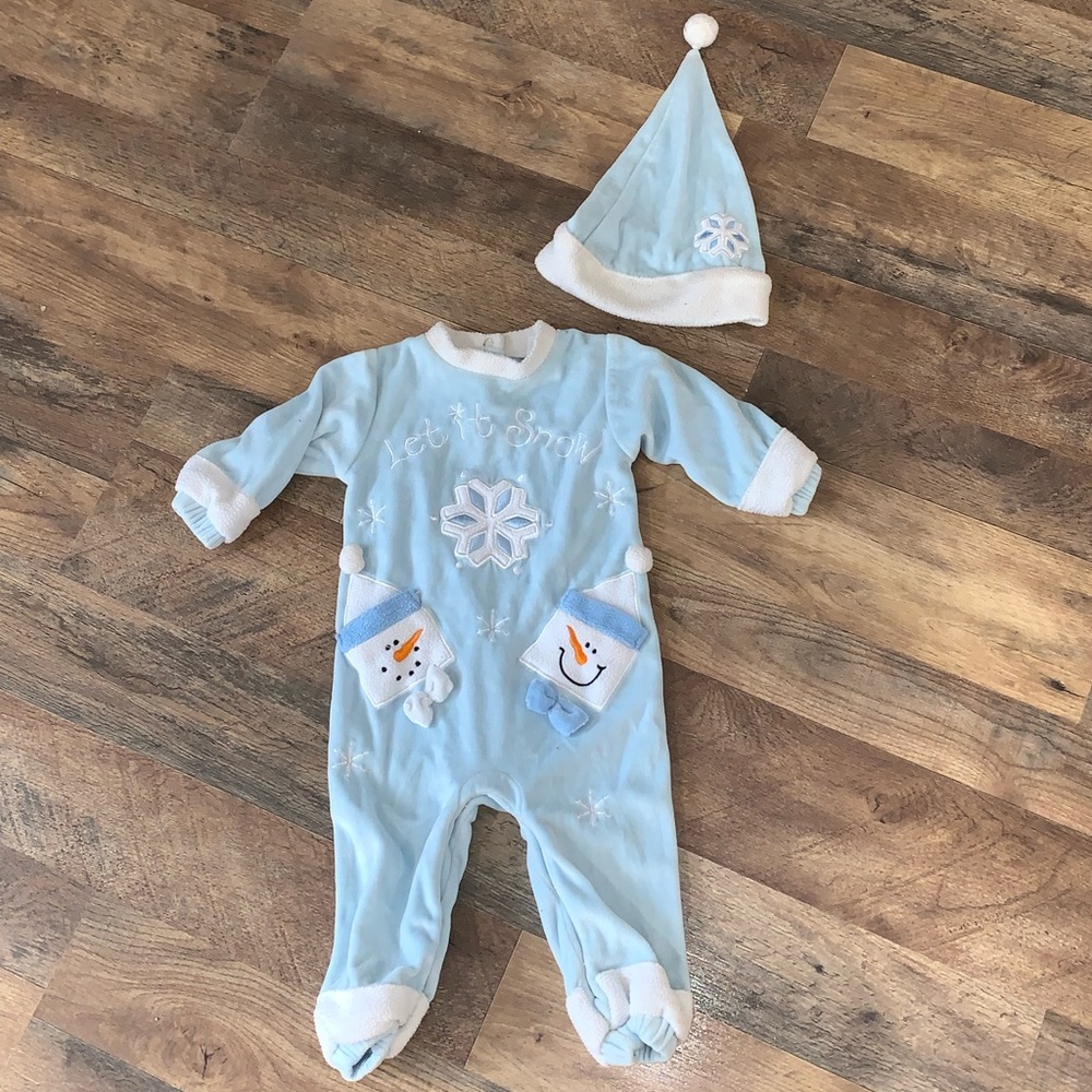 Holiday Sparkle baby blue velvety velour “let it snow” romper hat set size 12M